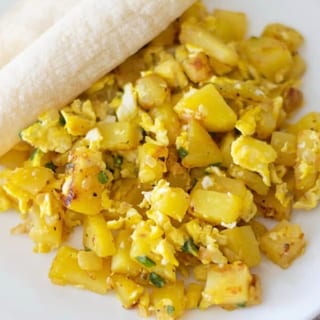 Eggs With Potatoes